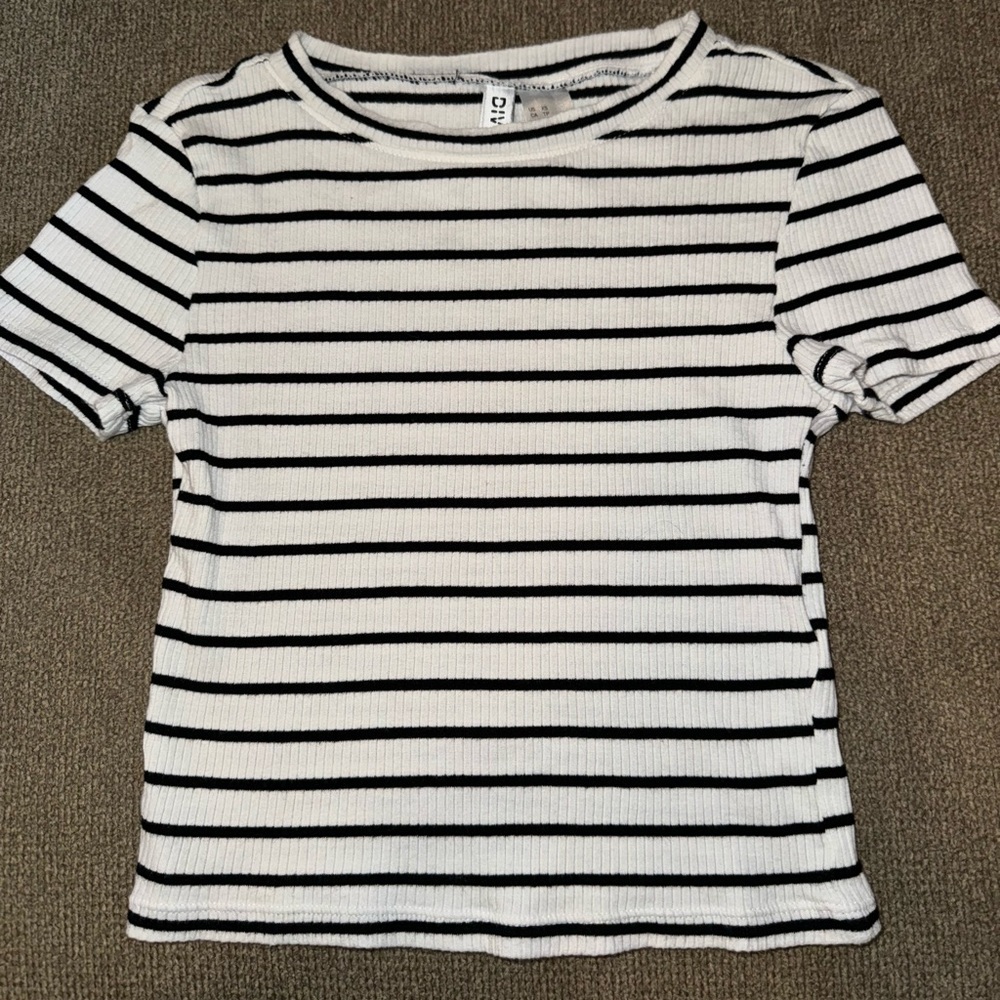Fitted tee